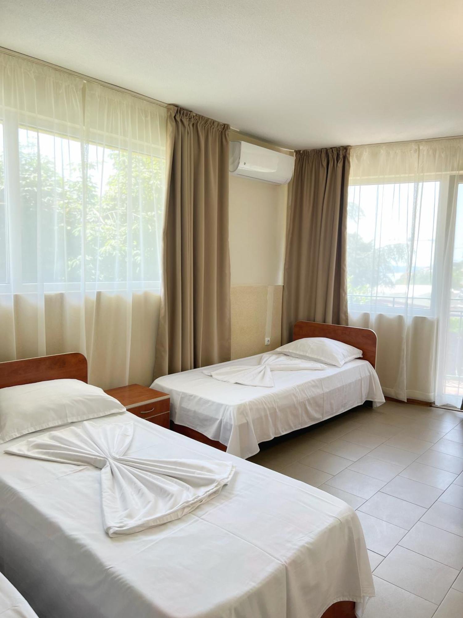 Hotel Jambo ゴールデンサンド エクステリア 写真